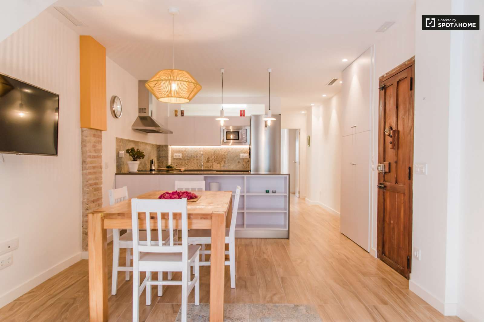 Cuina de Apartament per a compartir en  Valencia Capital amb Aire condicionat, Calefacció i Terrassa