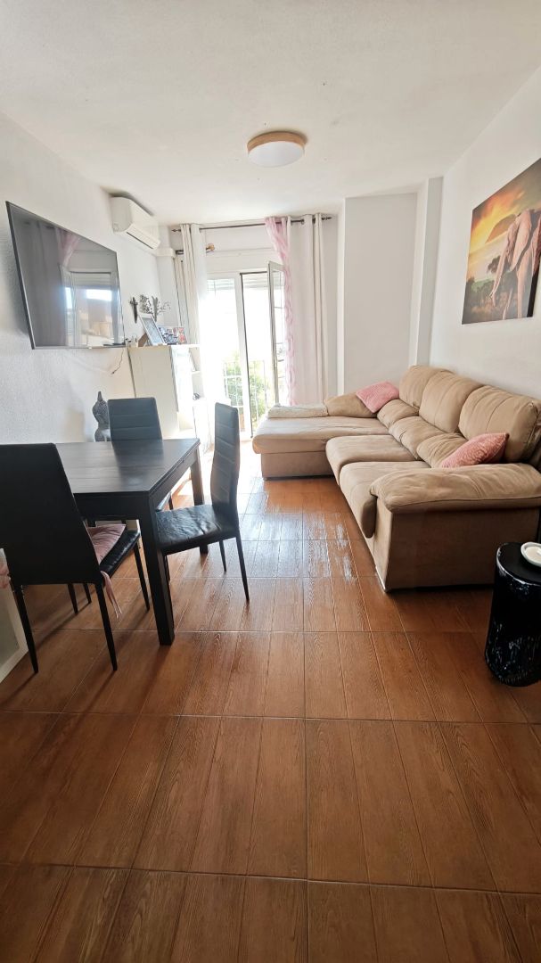 Sala d'estar de Pis en venda en Roquetas de Mar amb Balcó