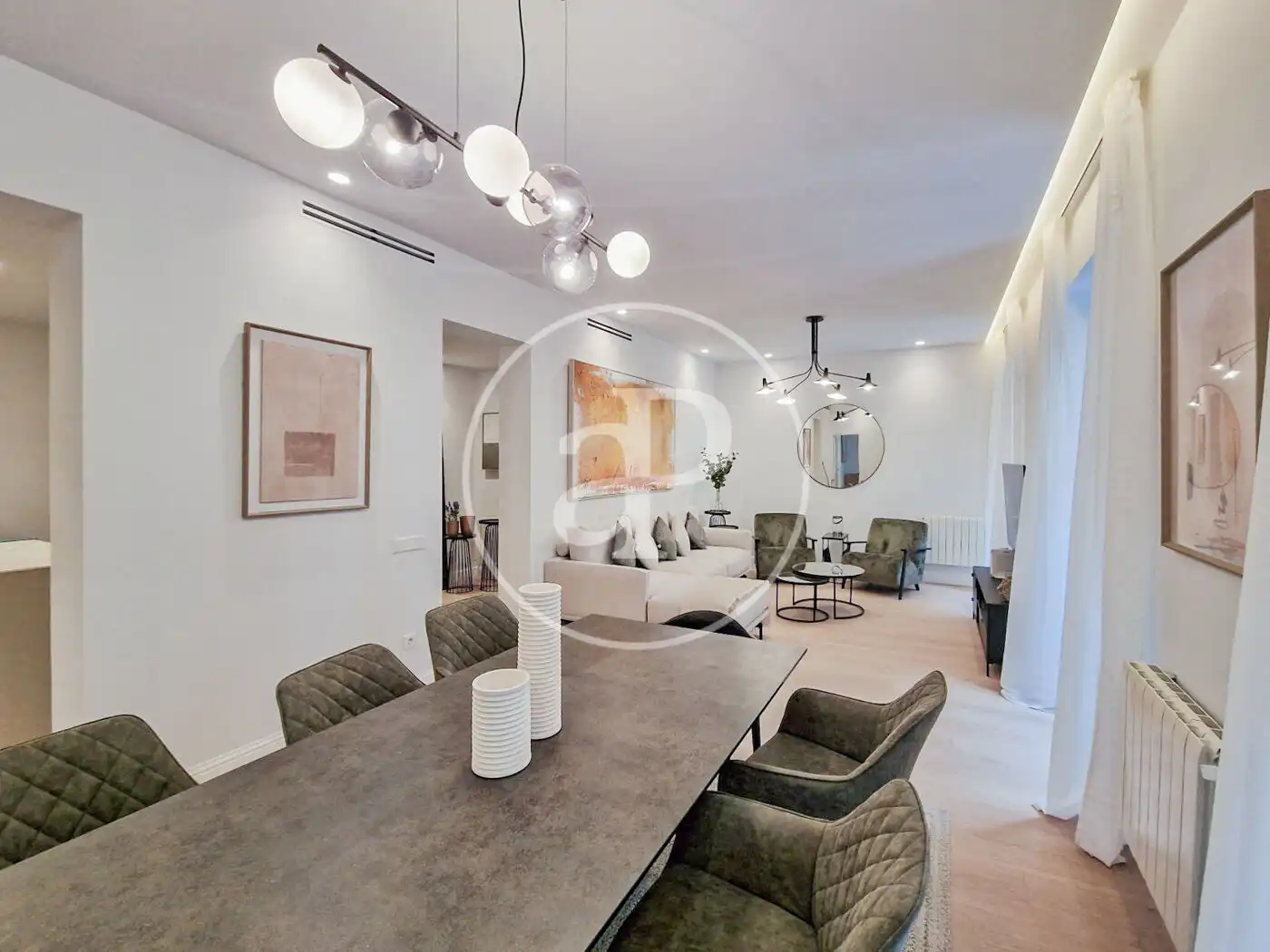 Pis de lloguer a C. de Moratín, Cortes - Huertas