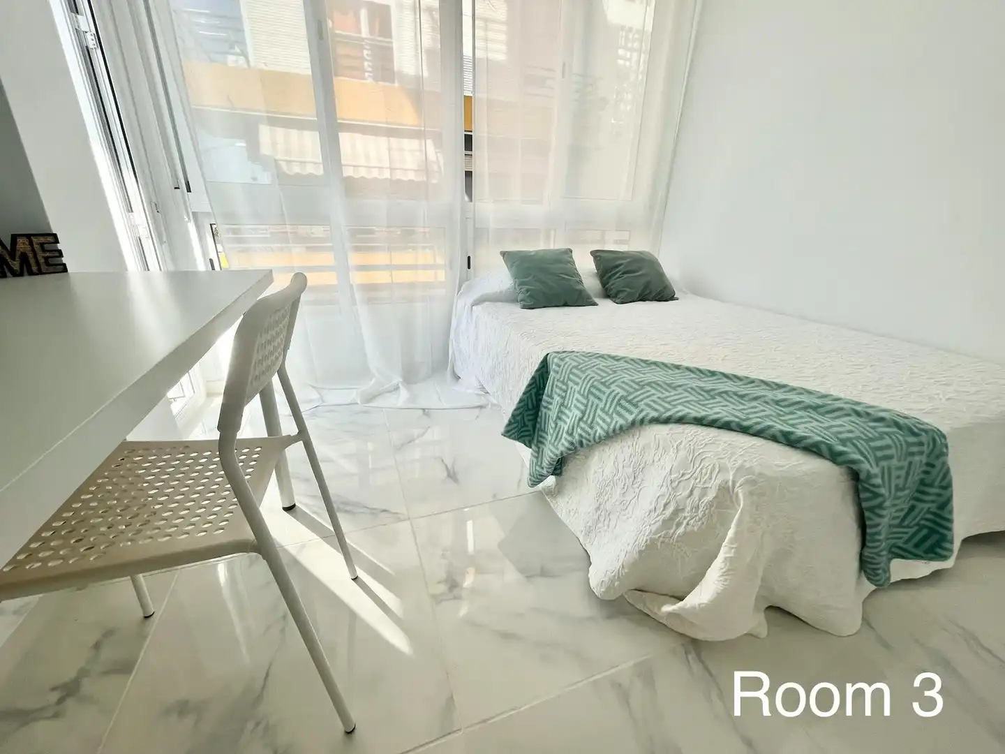 Schlafzimmer von Wohnung zur untervermieten in Sevilla mit Möbliert, Waschmaschine und Fernseher