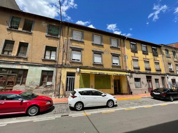 Vista exterior de Piso en venta en Ponferrada con Trastero