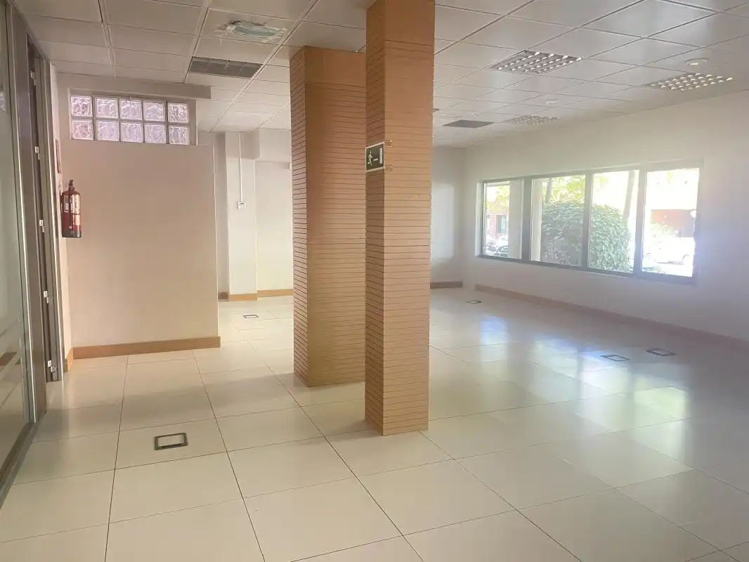 Local de lloguer en Pozuelo de Alarcón amb Calefacció