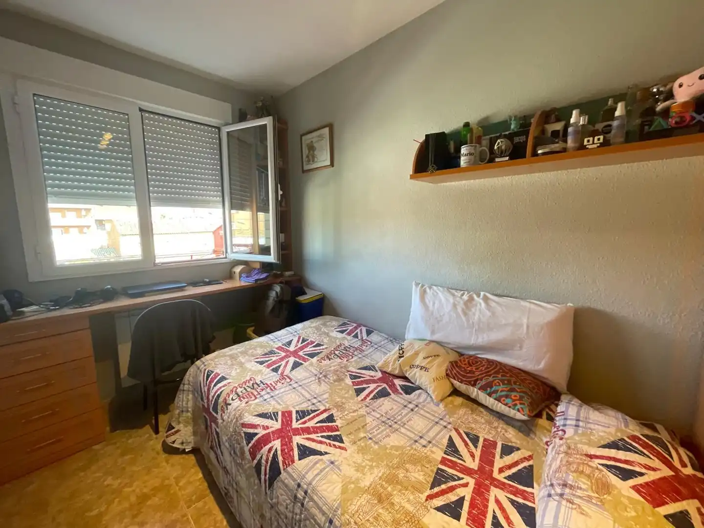 Bedroom of Flat for sale in Zaragoza  with Heating, Terrace and Storage room