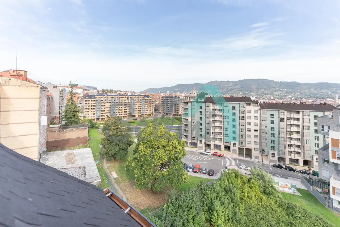Vista exterior de Pis per a compartir en Oviedo  amb Calefacció, Moblat i Internet