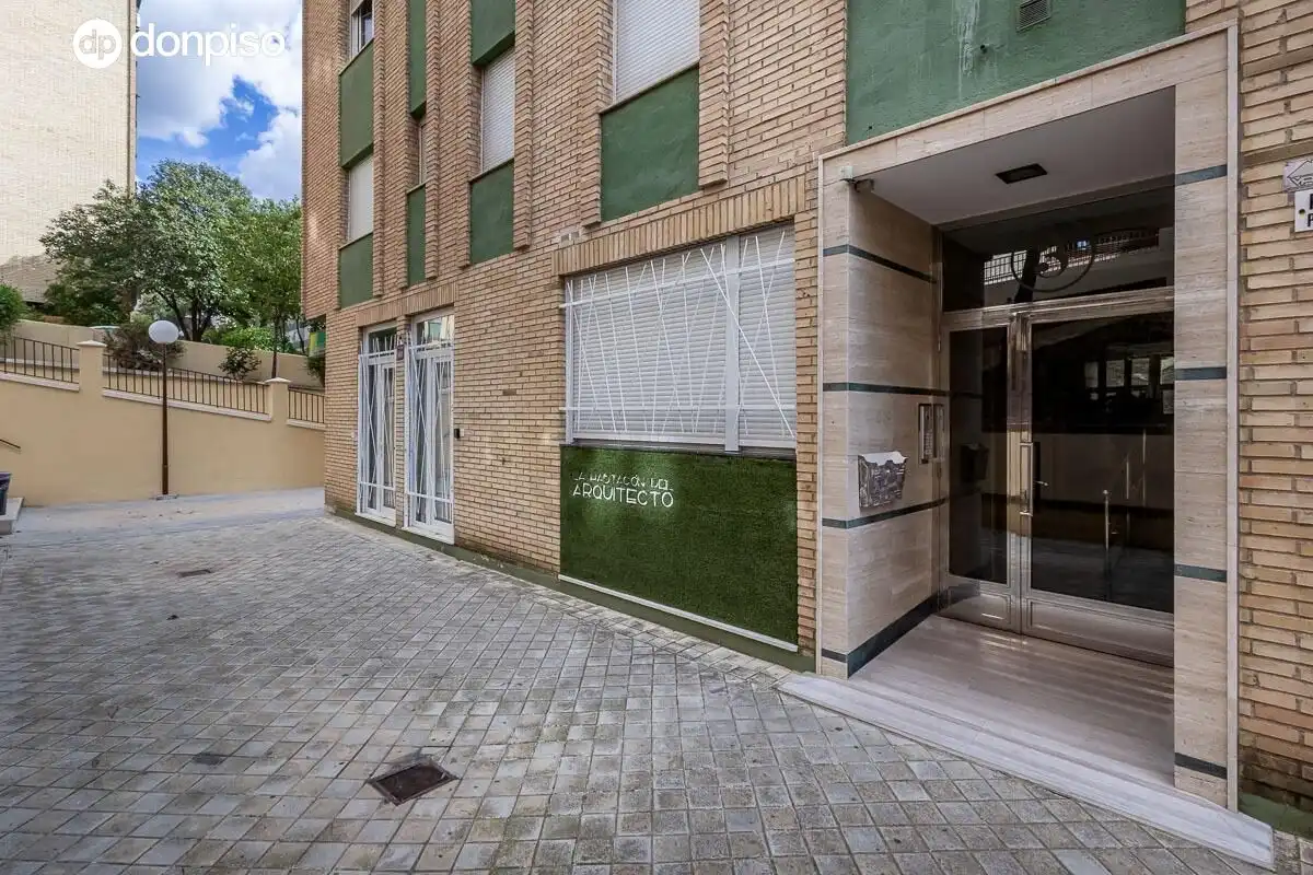 Exterior view of Flat for sale in Granada