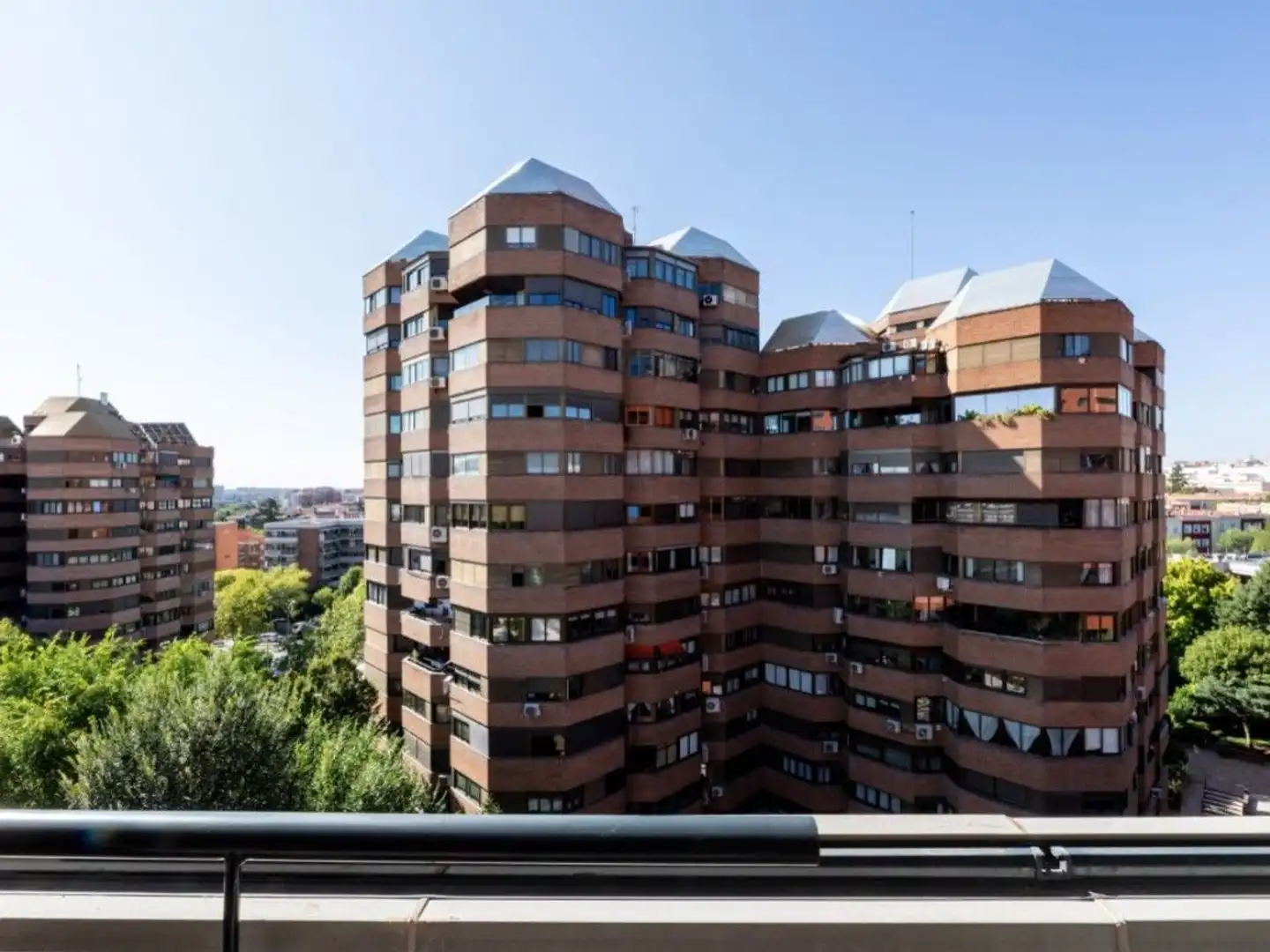 Vista exterior de Pis en venda en Madrid amb Aire condicionat, Terrassa i Traster