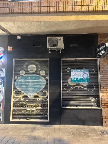 Local comercial en Alquiler en Carrer de Carcaixent, 25 en Parque Geólogo José Royo Gómez