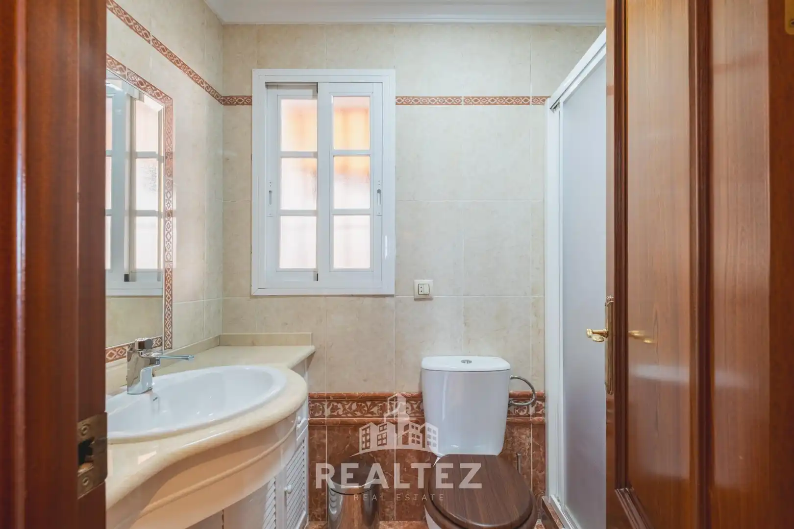 Bathroom of Flat for sale in Sanlúcar de Barrameda  with Air Conditioner, Heating and Balcony