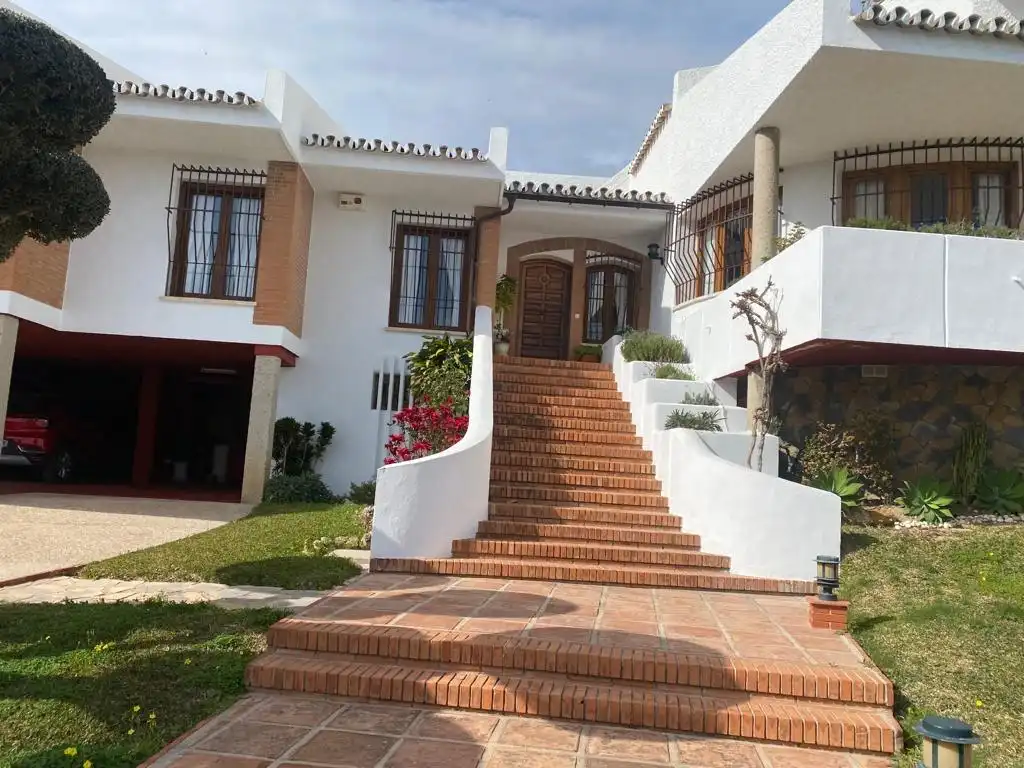 Chalet con piscina en venta en Calle Aceituno, imagen 6