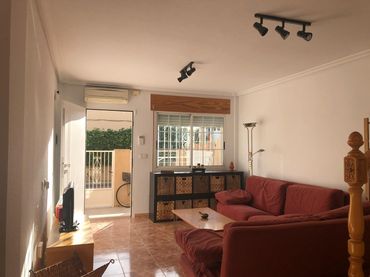 Villa avec balcon à louer à Santiago de la Ribera
