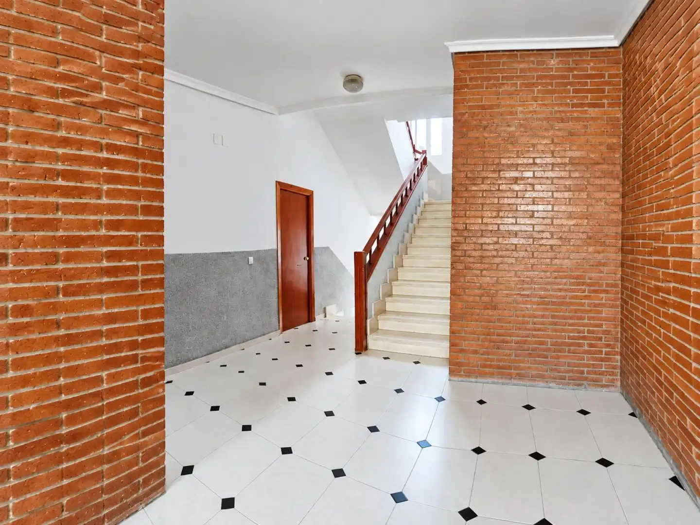 Piso en venta en Los Pinos - El Pilar