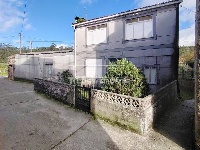 Casa-chalet en Venta en Lobelos en Cee