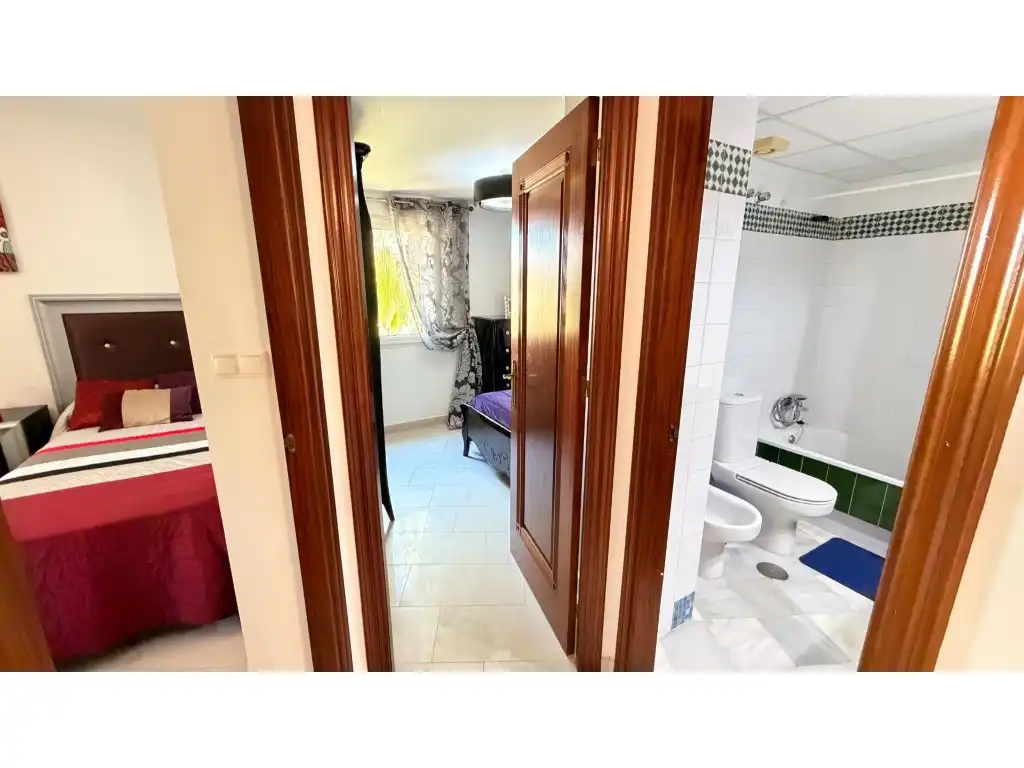 Bathroom of Apartments for sale in Torrevieja  with Air Conditioner, Swimming Pool and Furnished