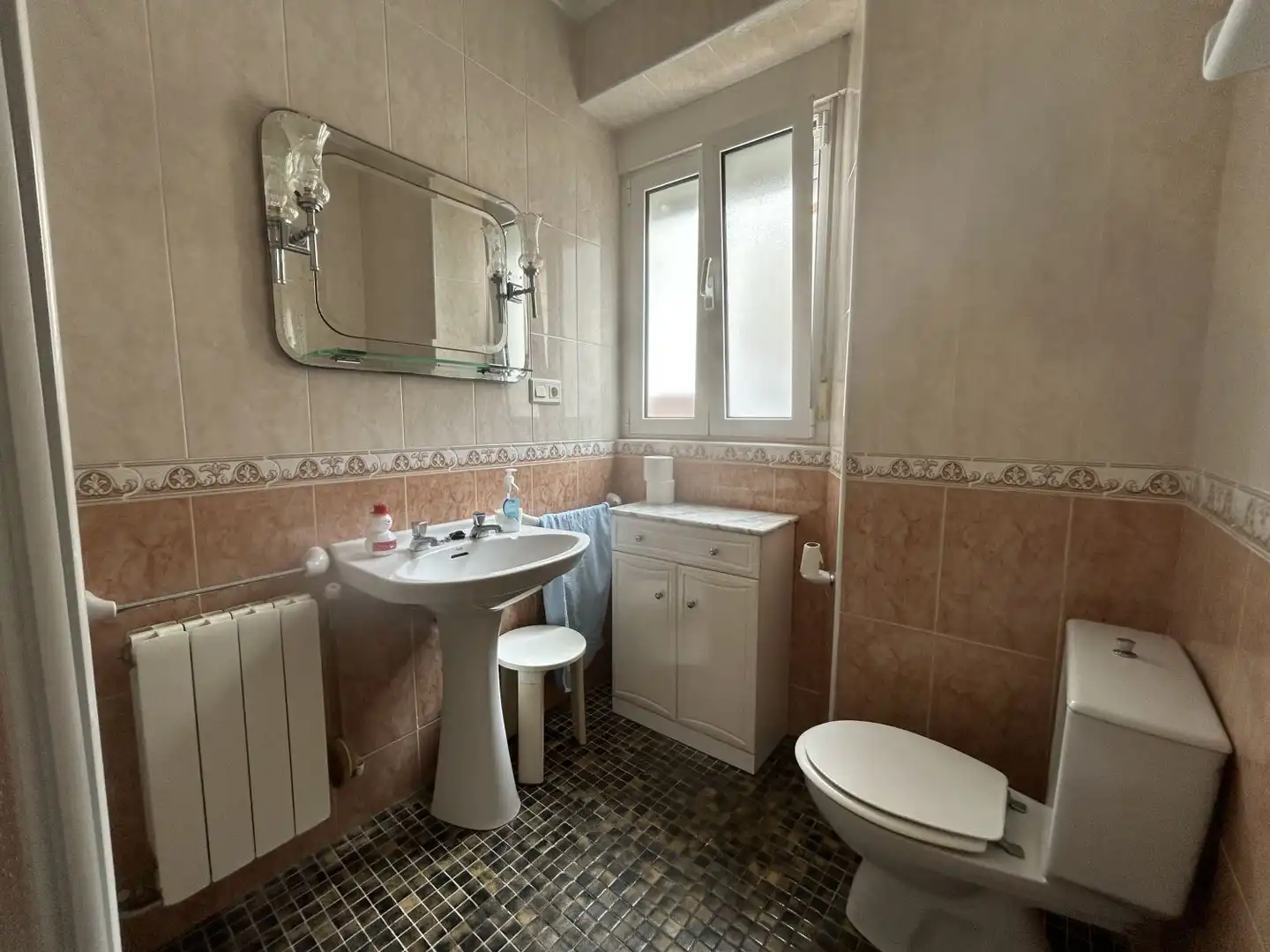 Baño de Casa o chalet en venta en Laredo con Calefacción, Terraza y Trastero