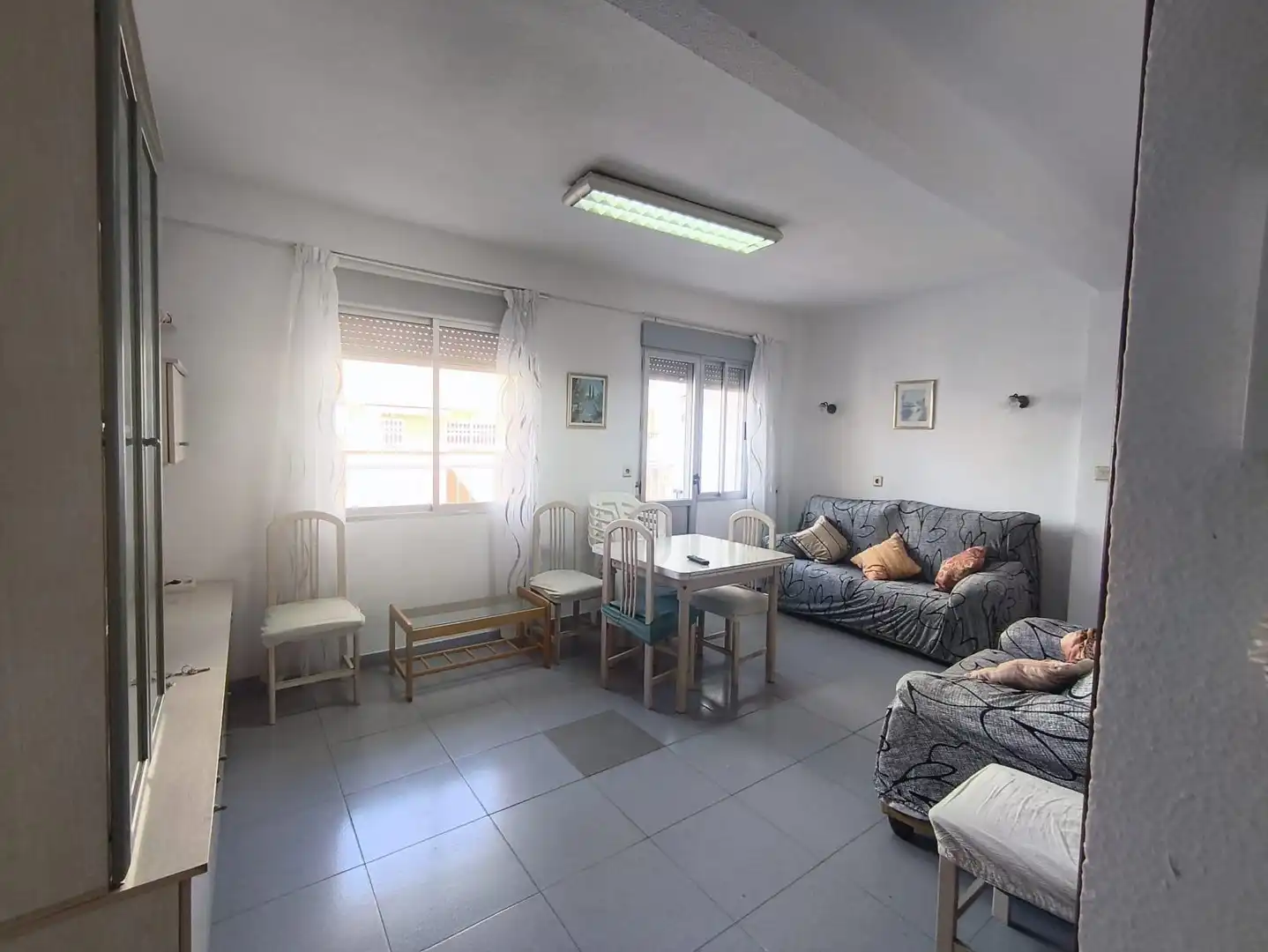 Wohnzimmer von Wohnung zur Miete in Almería mit Klimaanlage, Terrasse und Abstellraum
