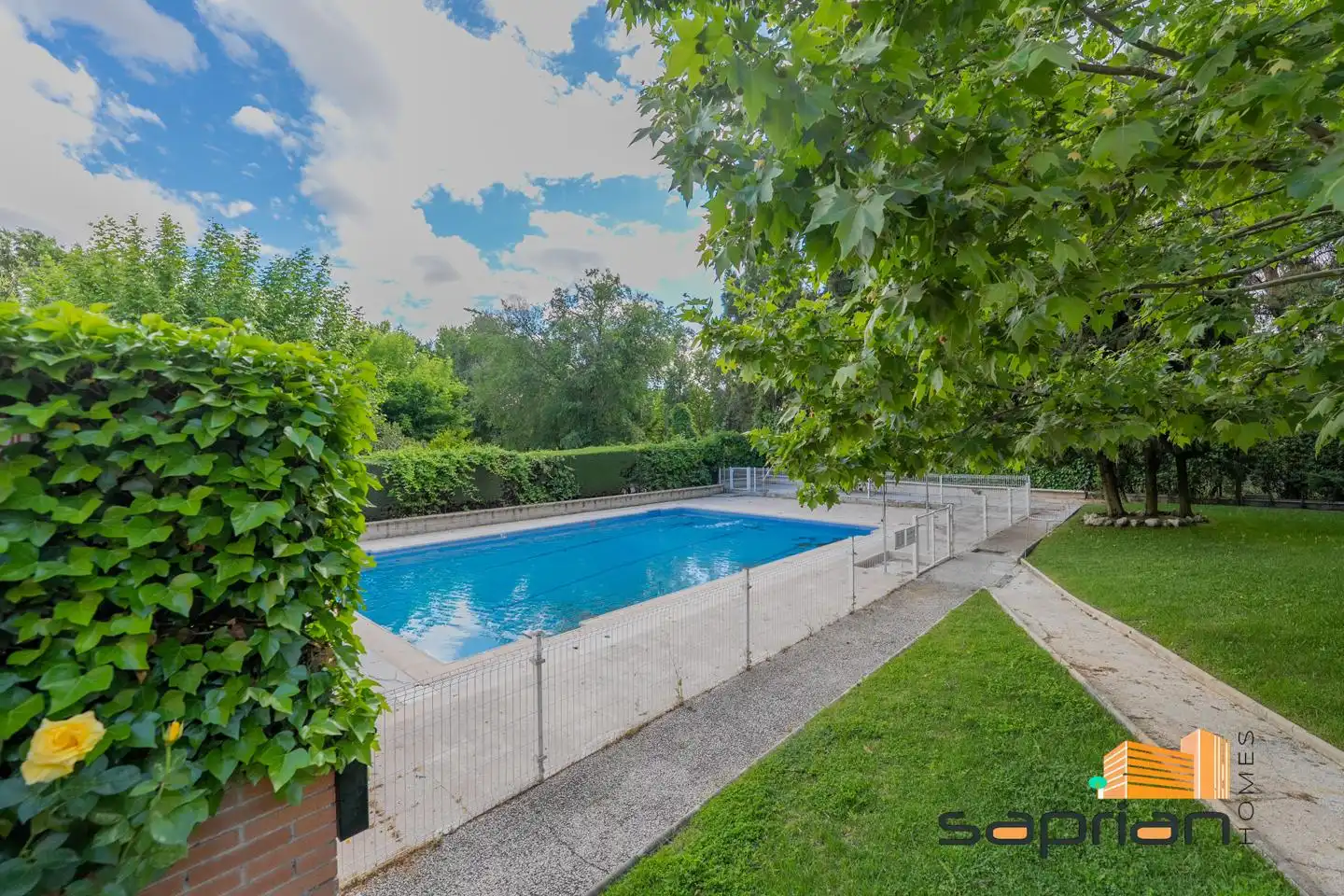 Swimming pool of Duplexes for sale in  Madrid Capital  with Heating, Storage room and Community pool