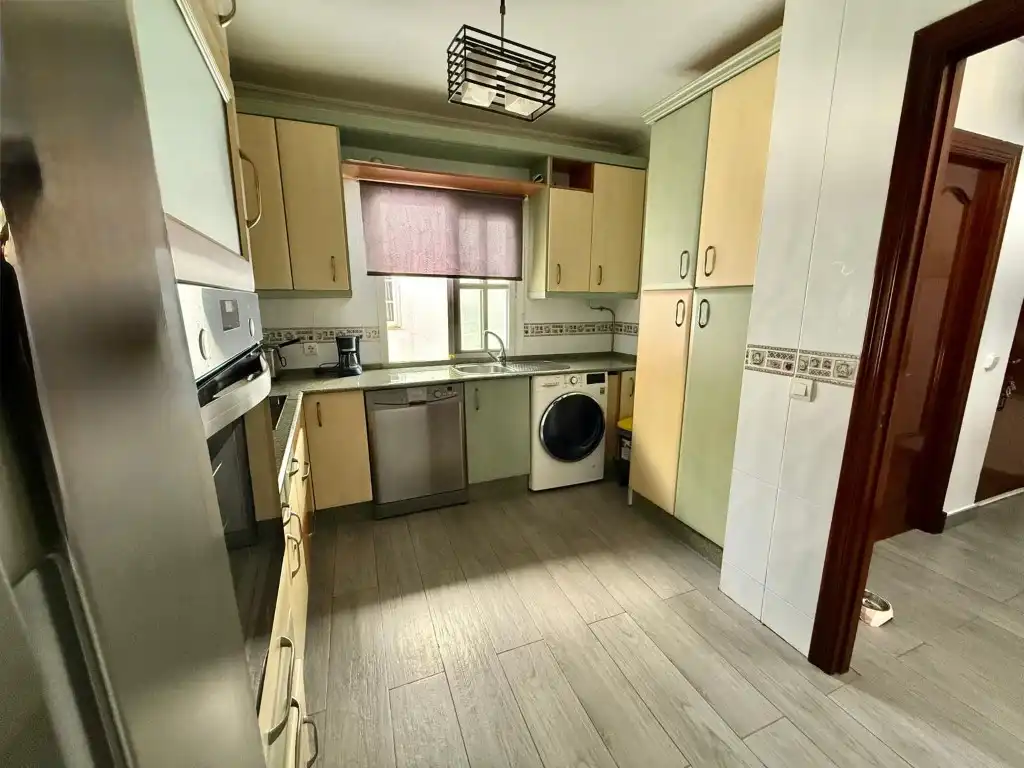Küche von Maisonette zum Verkauf in Cádiz mit Balkon