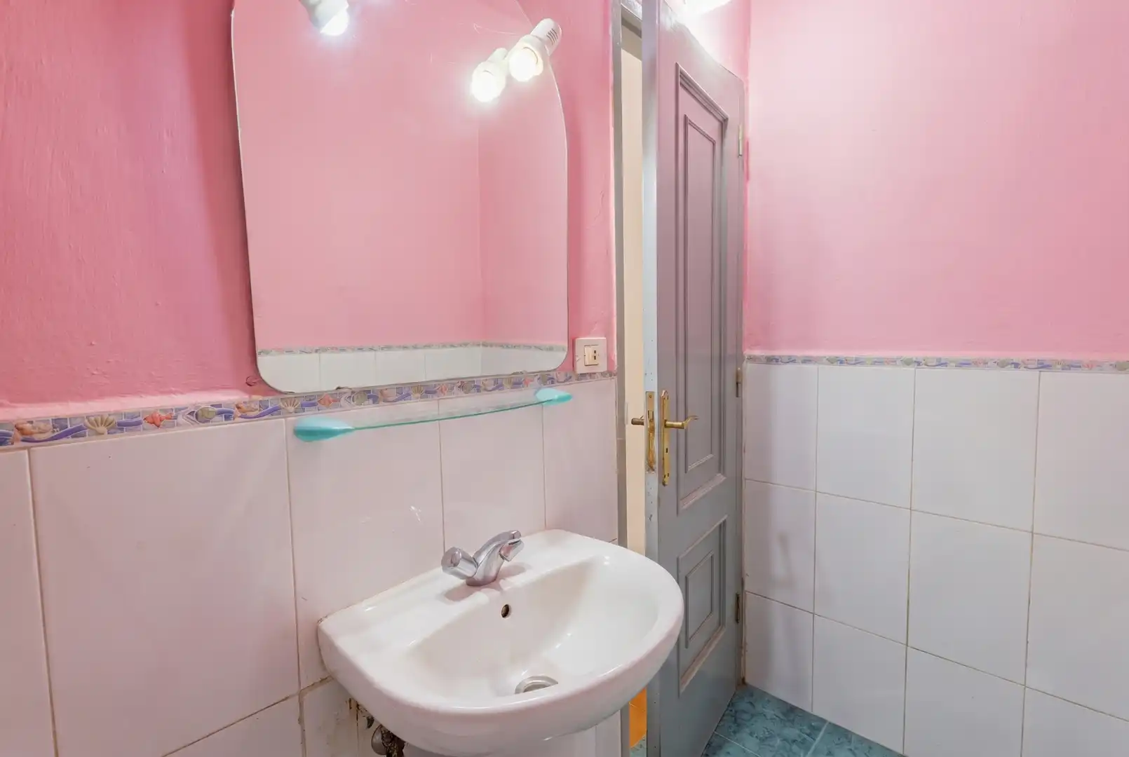 Baño de Casa adosada en venta en Vallehermoso con Terraza, Amueblado y Horno