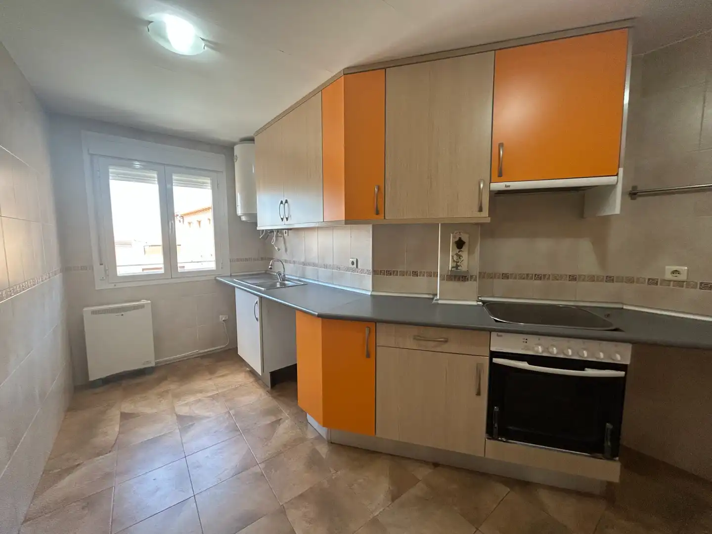 Cuina de Pis en venda en Navas del Rey amb Calefacció, Traster i Forn