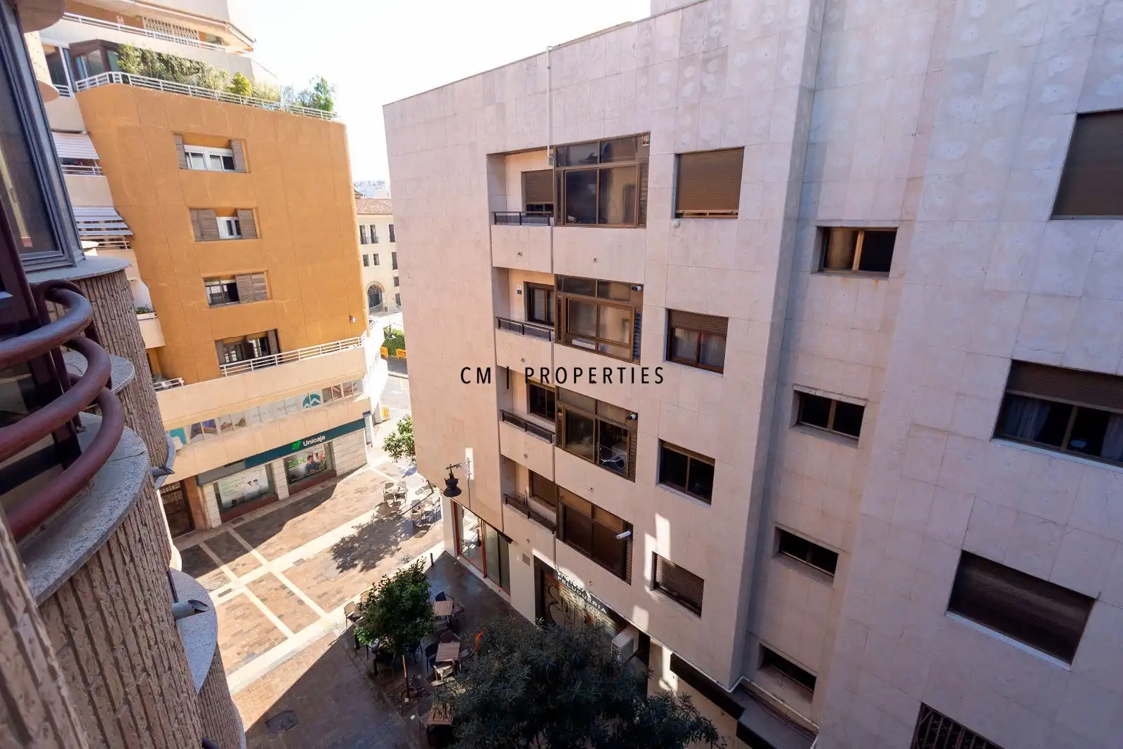 Außenansicht von Wohnung zum Verkauf in Valencia mit Klimaanlage, Heizung und Parkett