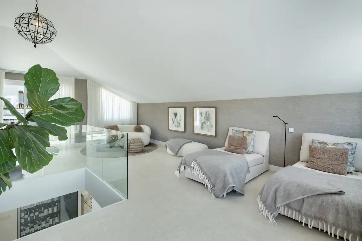 Habitación de Ático en venta en Marbella con Aire acondicionado, Terraza y Trastero