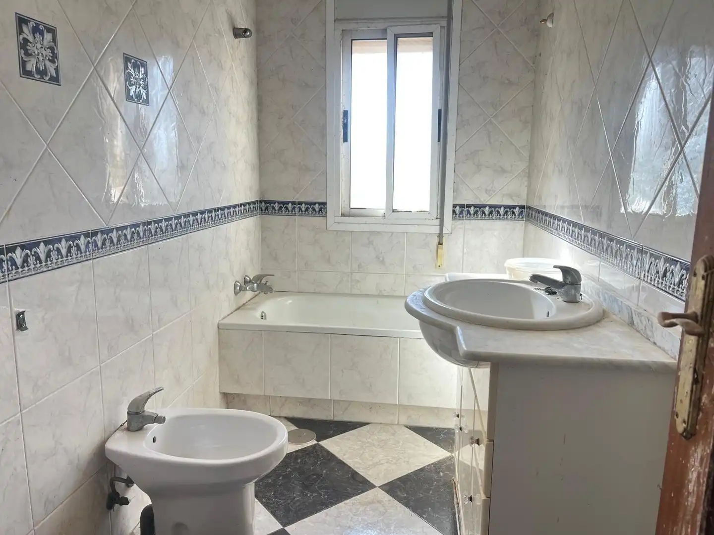 Baño de Piso en venta en Antequera con Aire acondicionado, Calefacción y Terraza