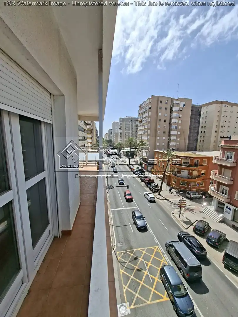 Vista exterior de Piso en venta en Cádiz con Terraza