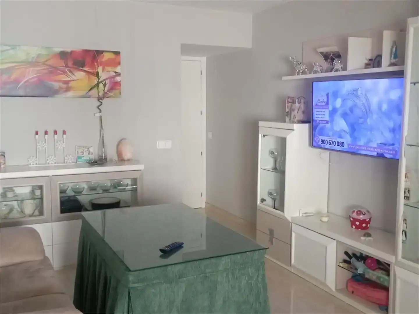 Sala de estar de Casa adosada en venta en Alanís con Aire acondicionado y Amueblado