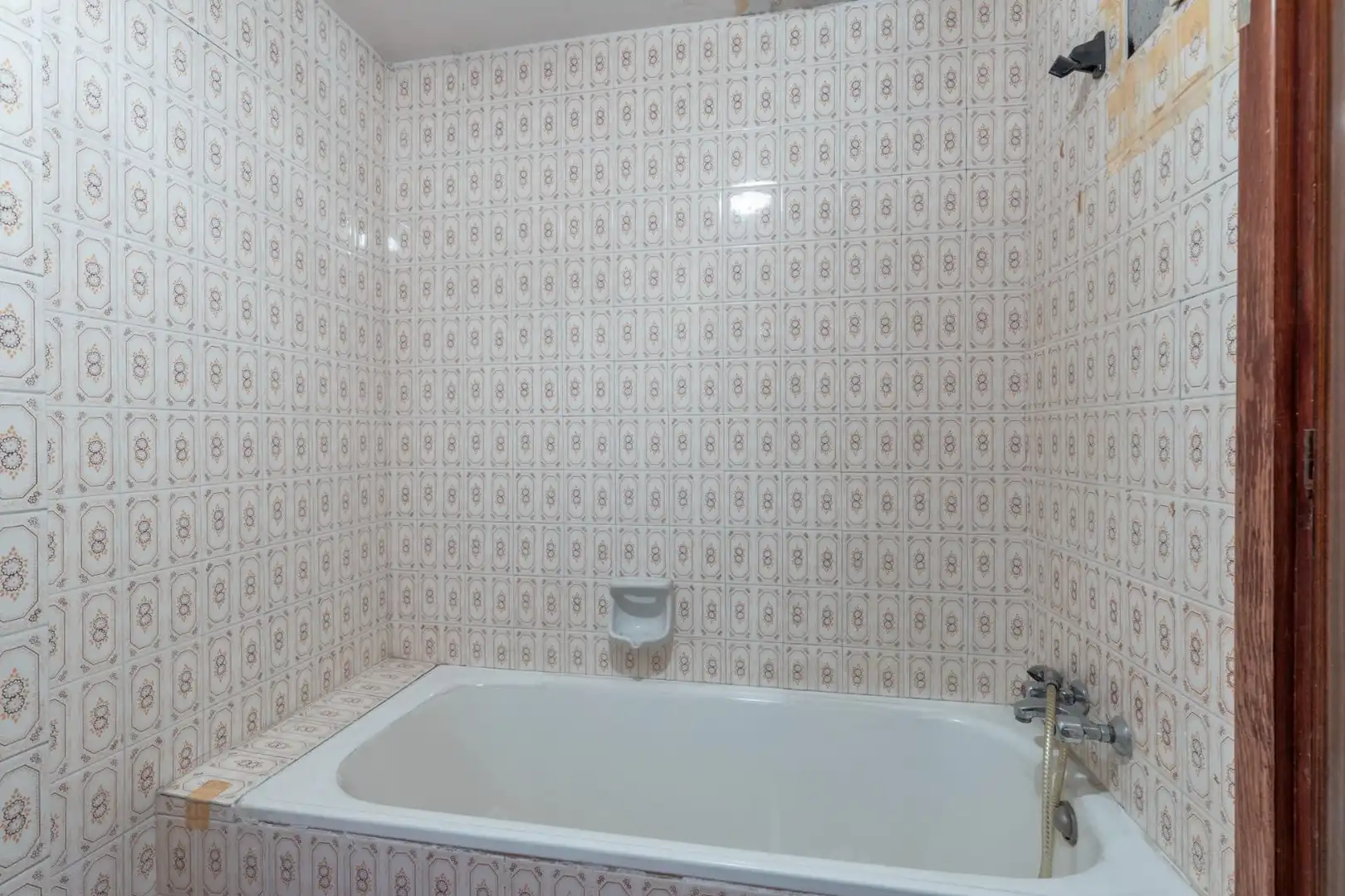 Bany de Pis en venda en Granada amb Terrassa