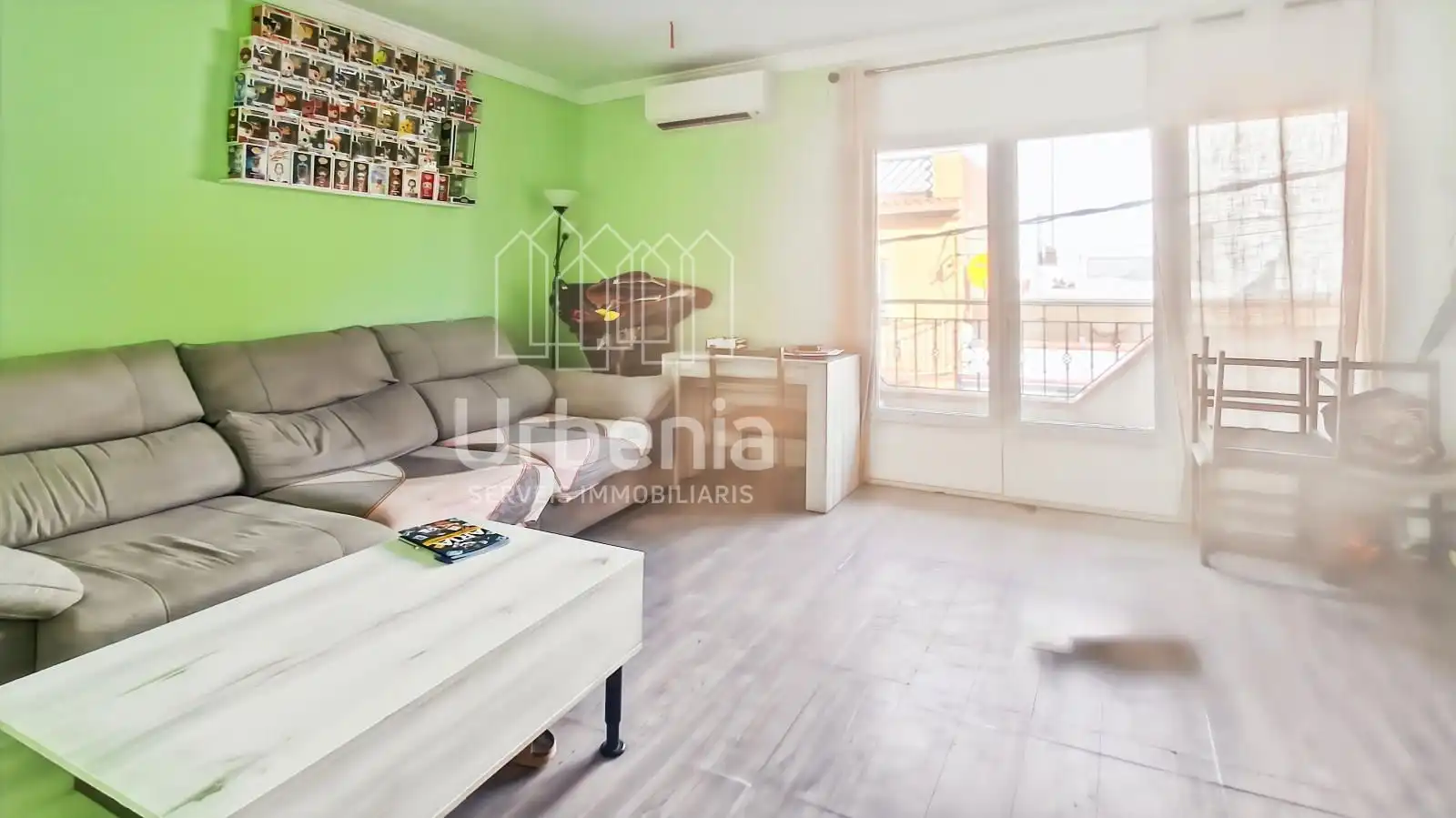 Sala de estar de Piso en venta en Palafolls con Aire acondicionado, Calefacción y Terraza