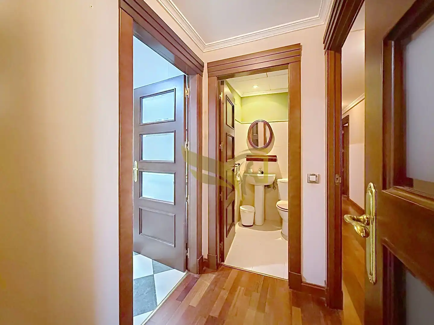 Badezimmer von Wohnung zum Verkauf in Sevilla mit Klimaanlage und Heizung