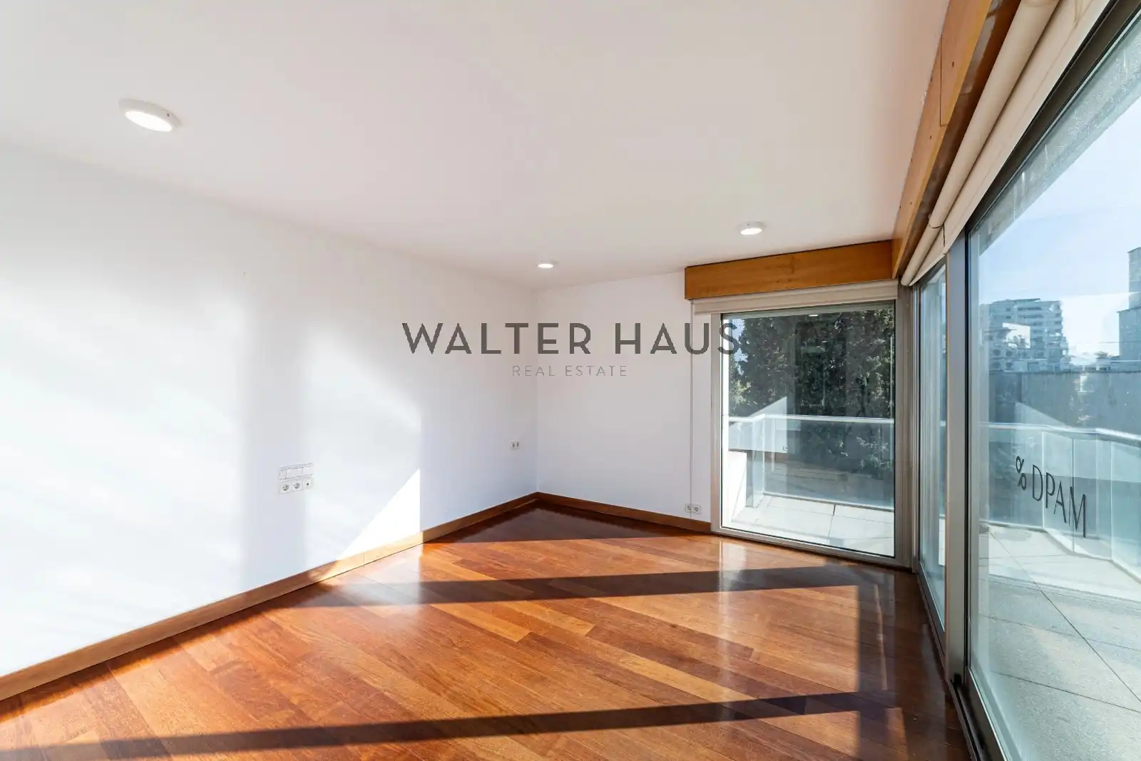 Vista exterior de Piso en venta en Madrid con Aire acondicionado, Calefacción y Jardín privado