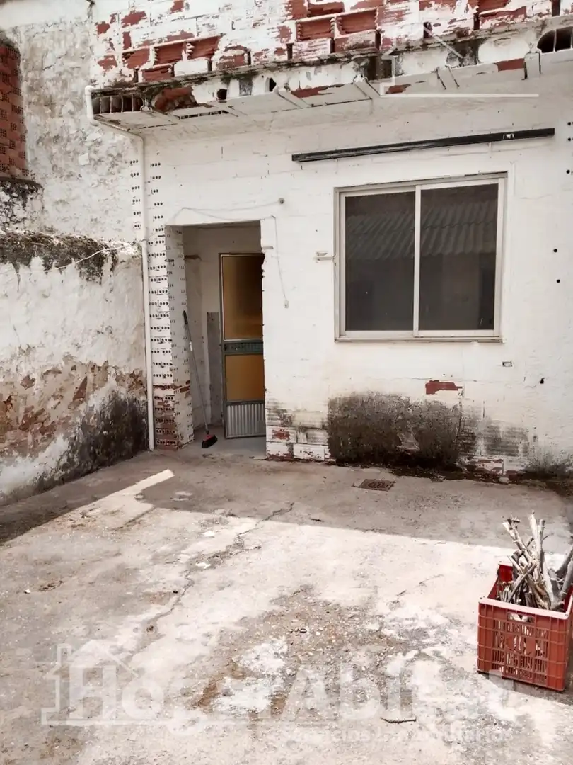 Casa o xalet en venda en La Pobla de Vallbona amb Terrassa i Traster