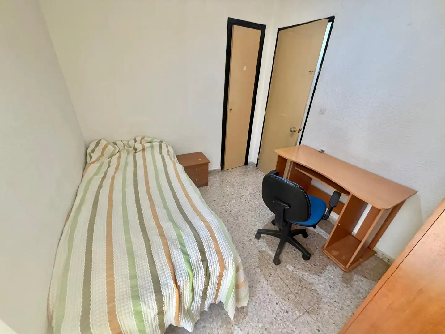 Dormitori de Pis en venda en Jaén amb Aire condicionat, Moblat i Balcó