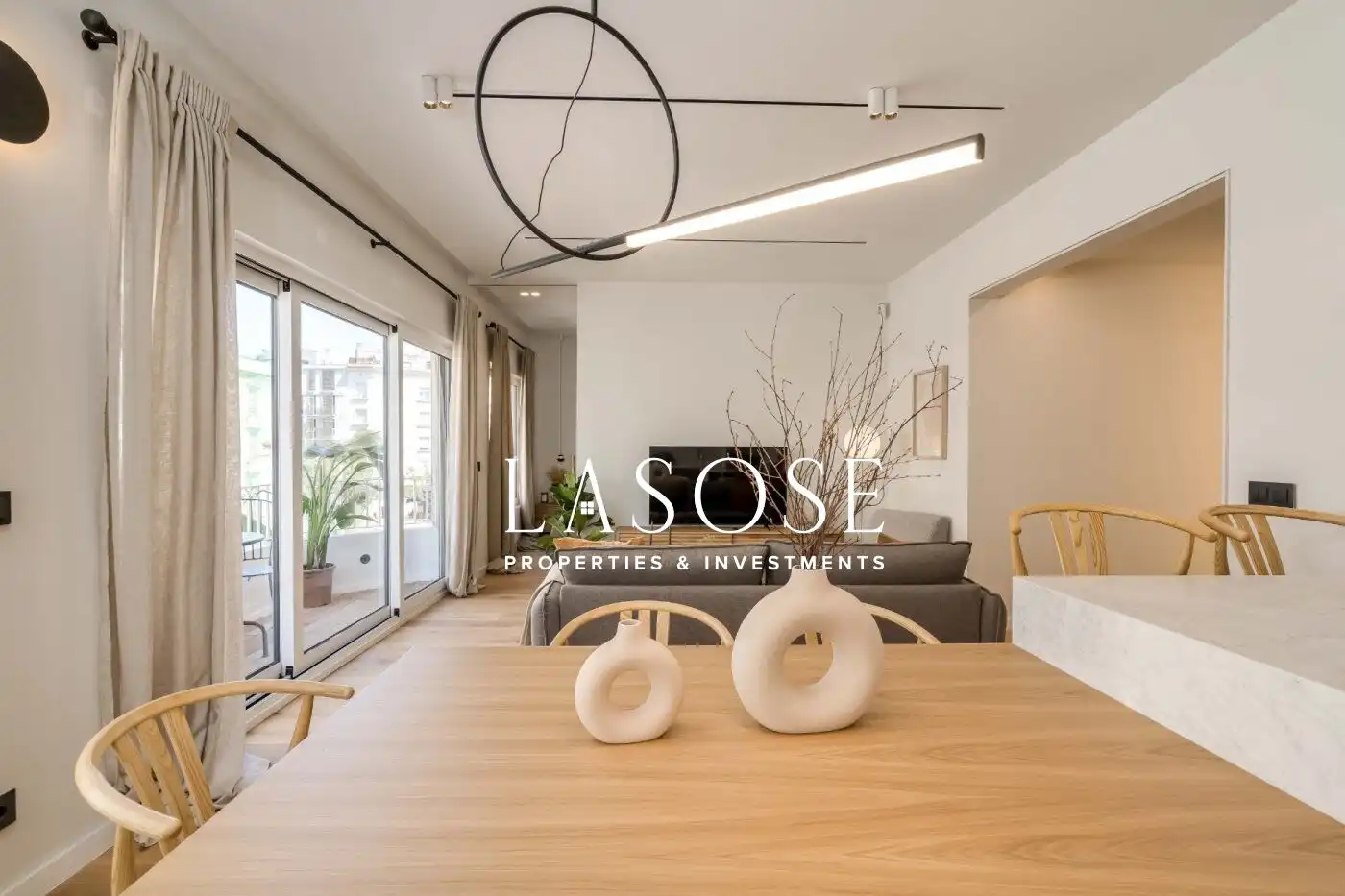 Sala d'estar de Pis en venda en Barcelona amb Aire condicionat, Calefacció i Parquet