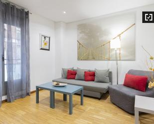 Living room of Flat to rent in  Madrid Capital  with Air Conditioner, Heating and Balcony