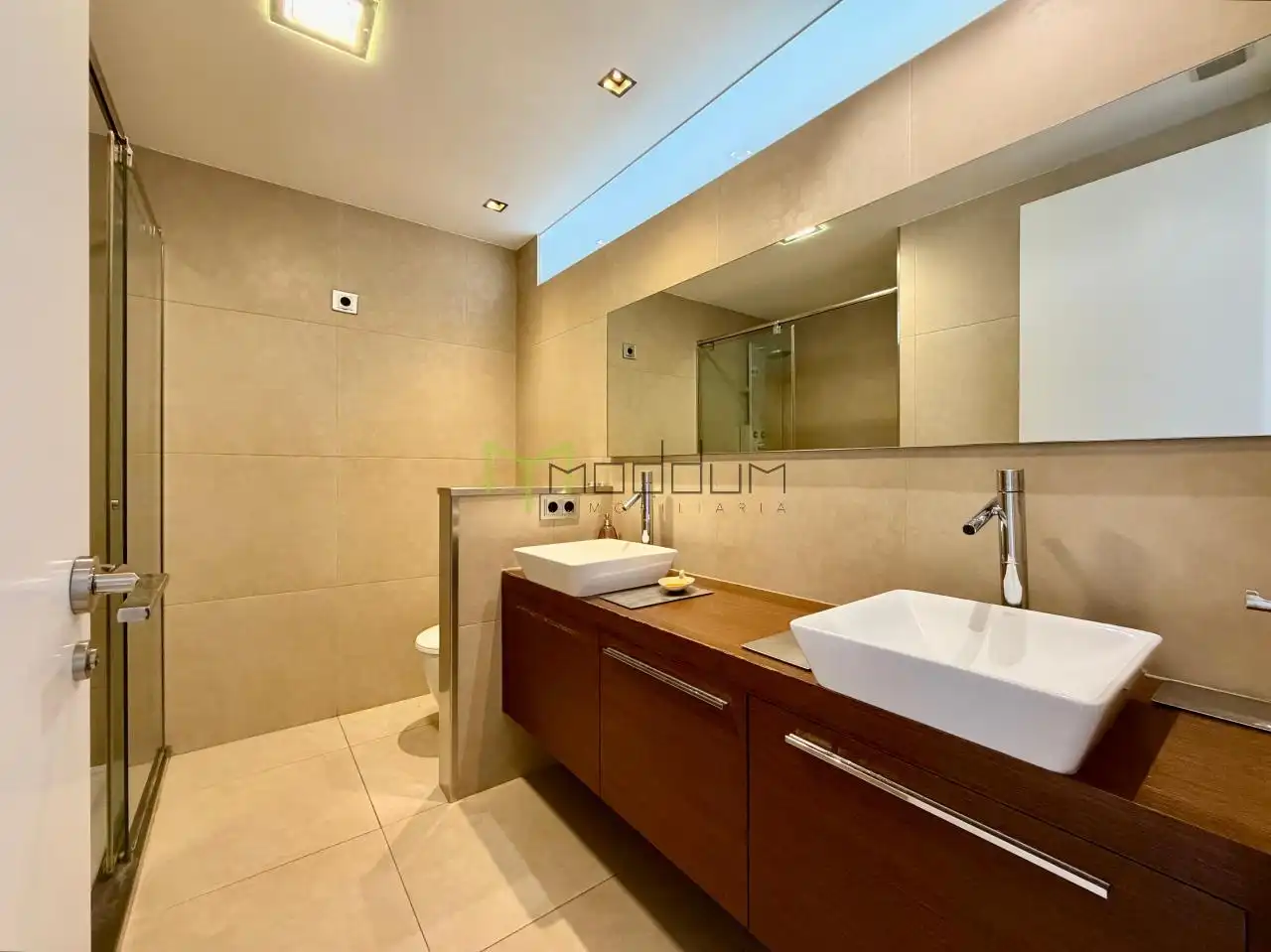 Baño de Ático en venta en A Coruña Capital  con Calefacción, Terraza y Trastero