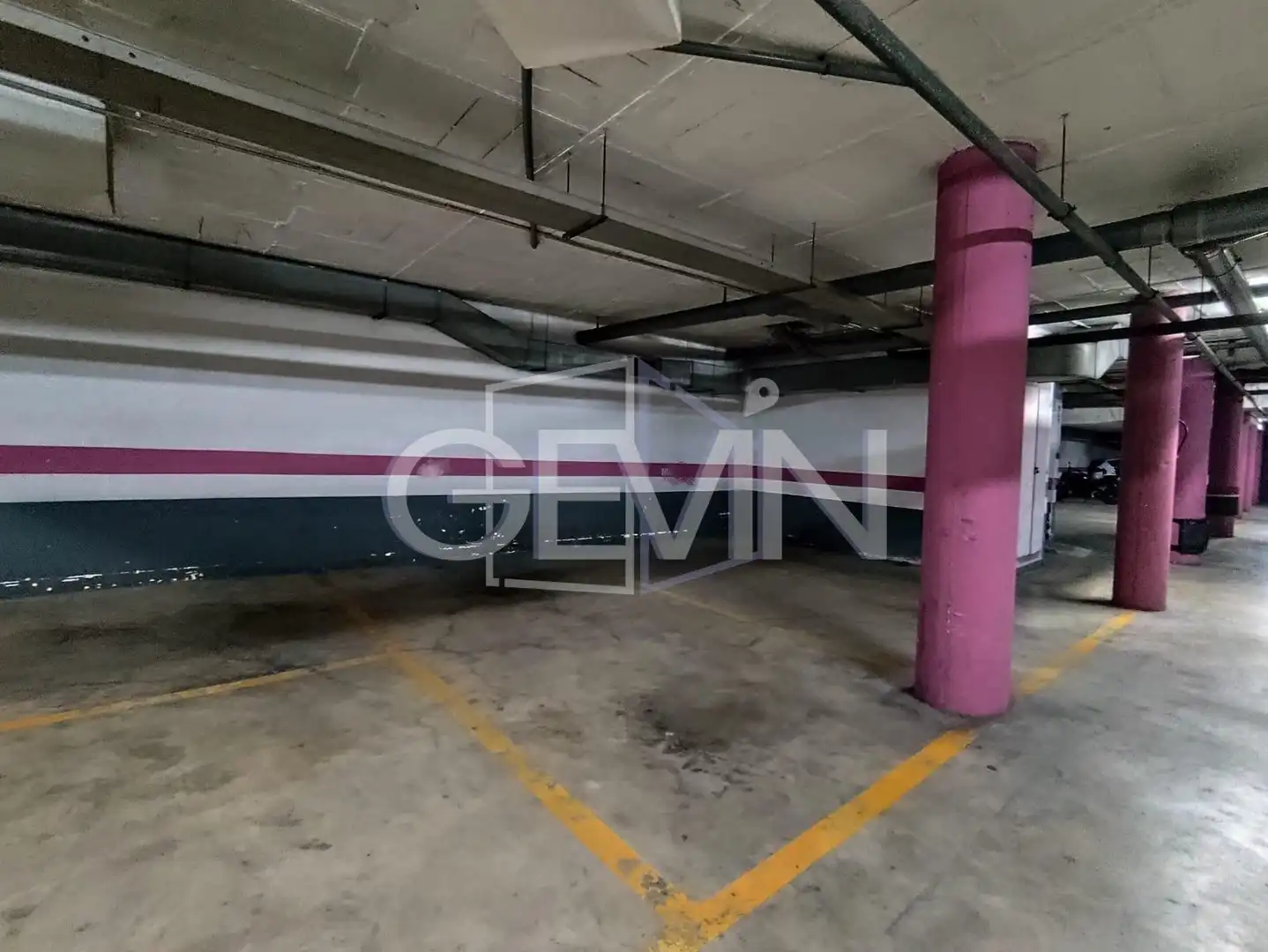 Parking de Piso en venta en Santa Perpètua de Mogoda con Aire acondicionado, Calefacción y Jardín privado