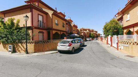 Foto 2 de Casa adosada en venta en Avenida de Los Pinares, Lepe, Huelva