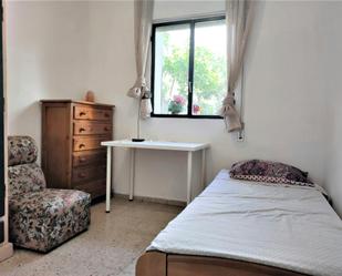 Bedroom of Flat to share in  Sevilla Capital  with Washing machine and Internet