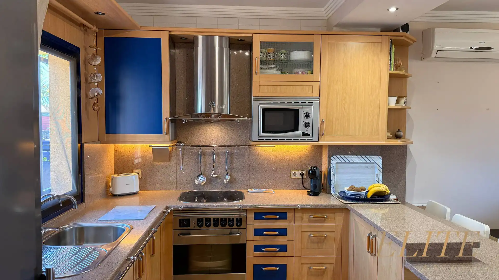 Kitchen of Detached homes for sale in San Bartolomé de Tirajana  with Air Conditioner, Heating and Private garden