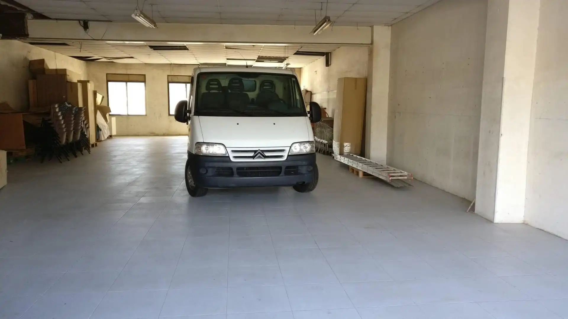 Aparcament de Nau industrial en venda en Terrassa