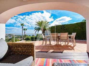 Chalet con piscina en venta en La Fustera