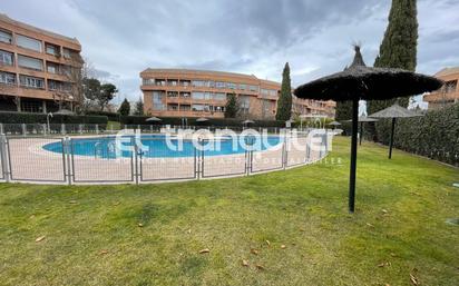 Swimming pool of Flat to rent in Pozuelo de Alarcón  with Parquet flooring, Terrace and Swimming Pool