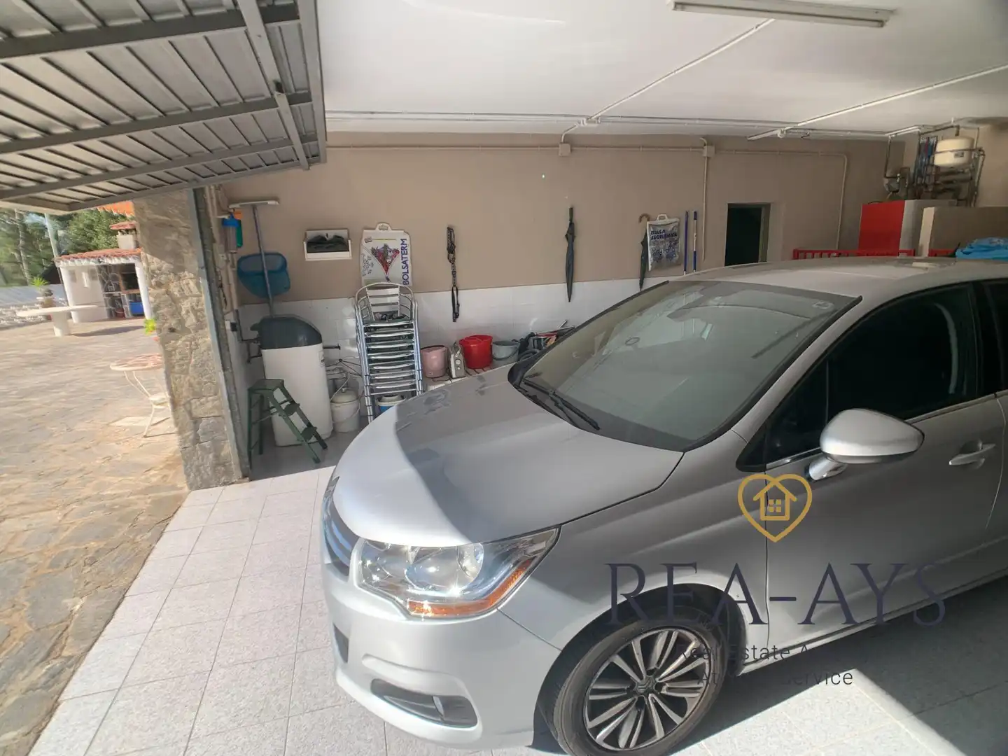 Parking de Casa o chalet en venta en Vallirana con Jardín privado, Terraza y Trastero