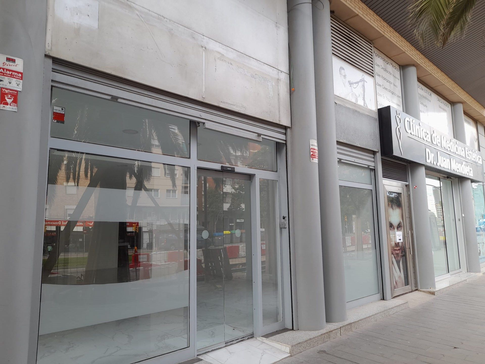 Außenansicht von Geschaftsraum zur Miete in Esplugues de Llobregat mit Klimaanlage