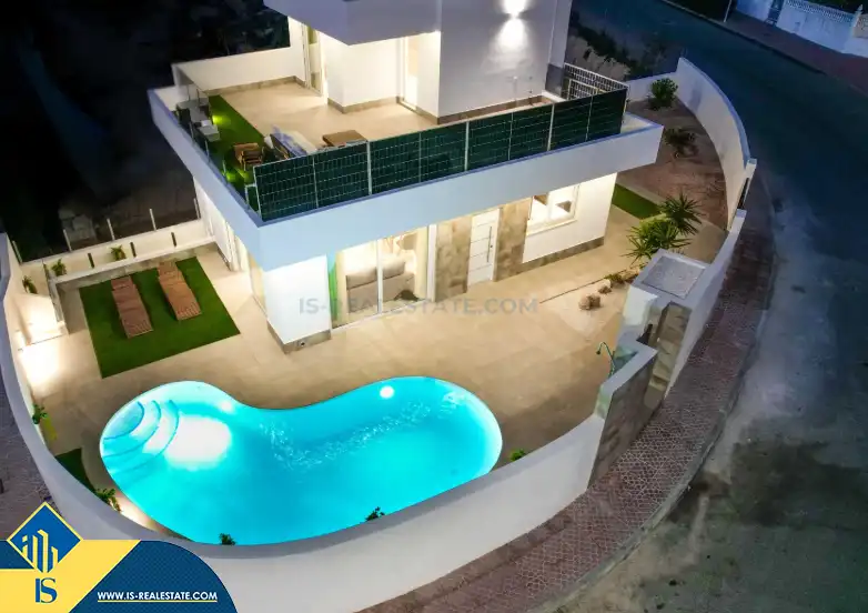 Chalet con terraza en venta en Rojales