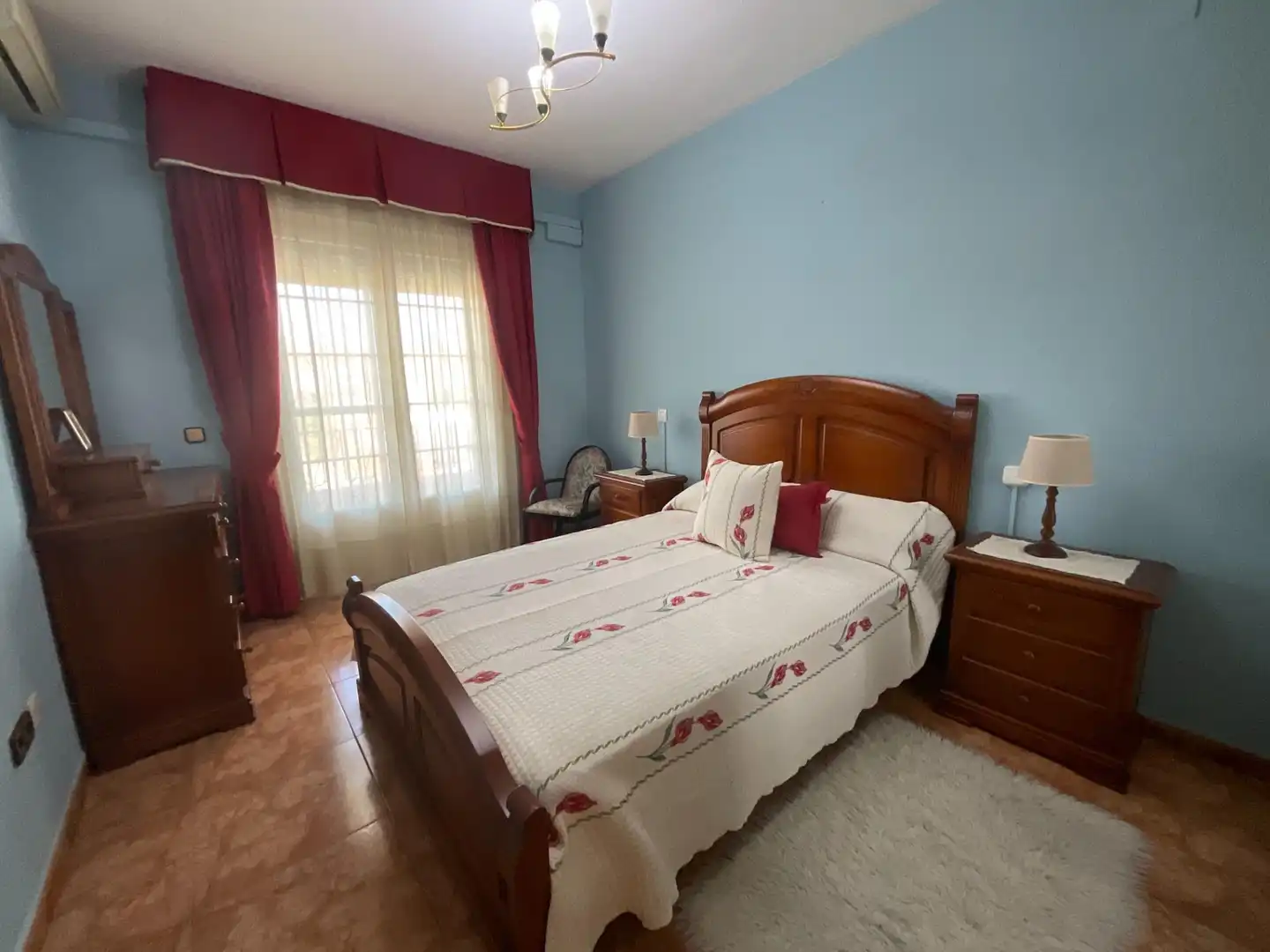 Schlafzimmer von Einfamilien-Reihenhaus zum Verkauf in Villaluenga de la Sagra mit Klimaanlage und Heizung