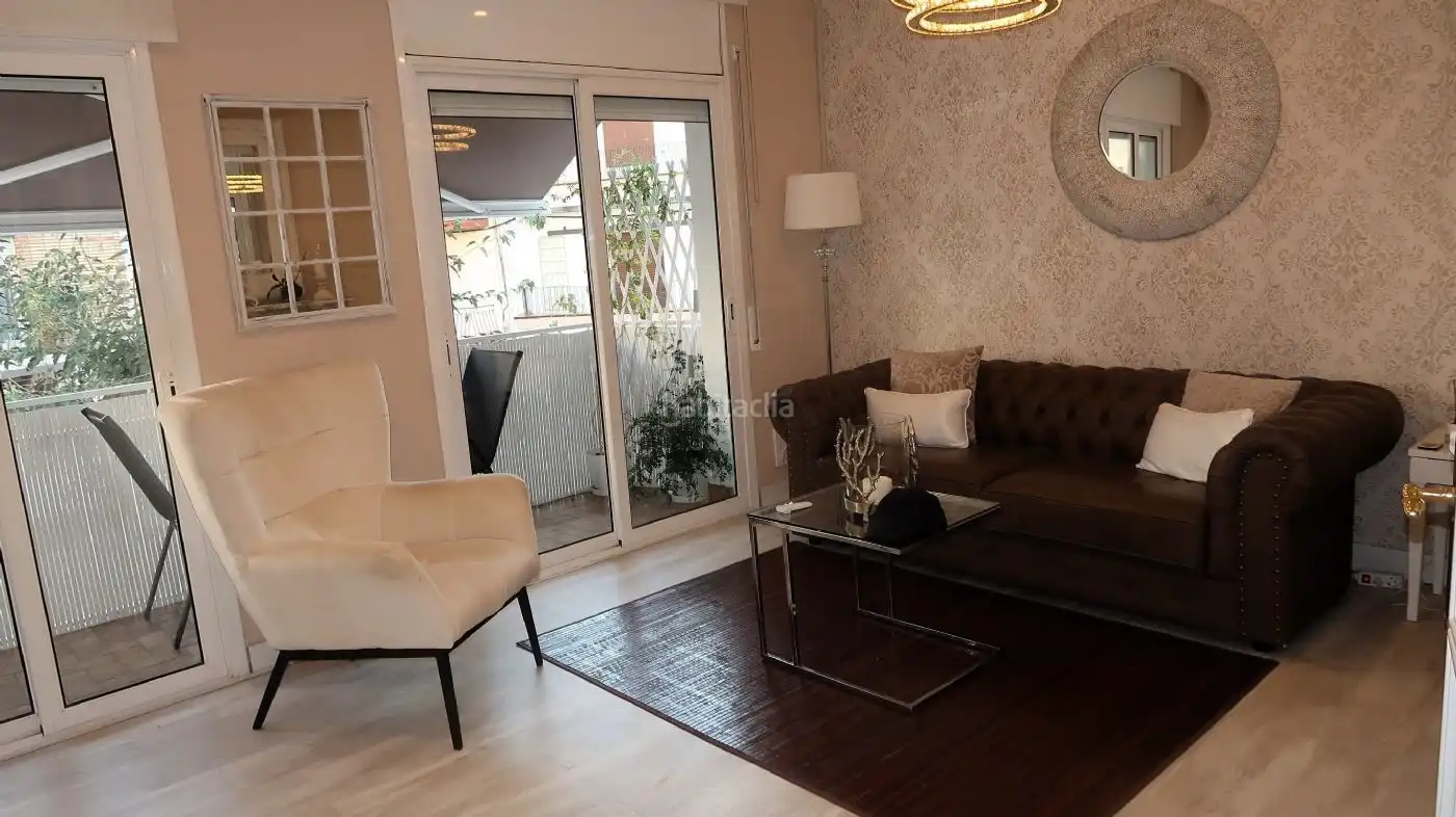 Flat to rent in Carrer de la Lluna 3, imagen 2