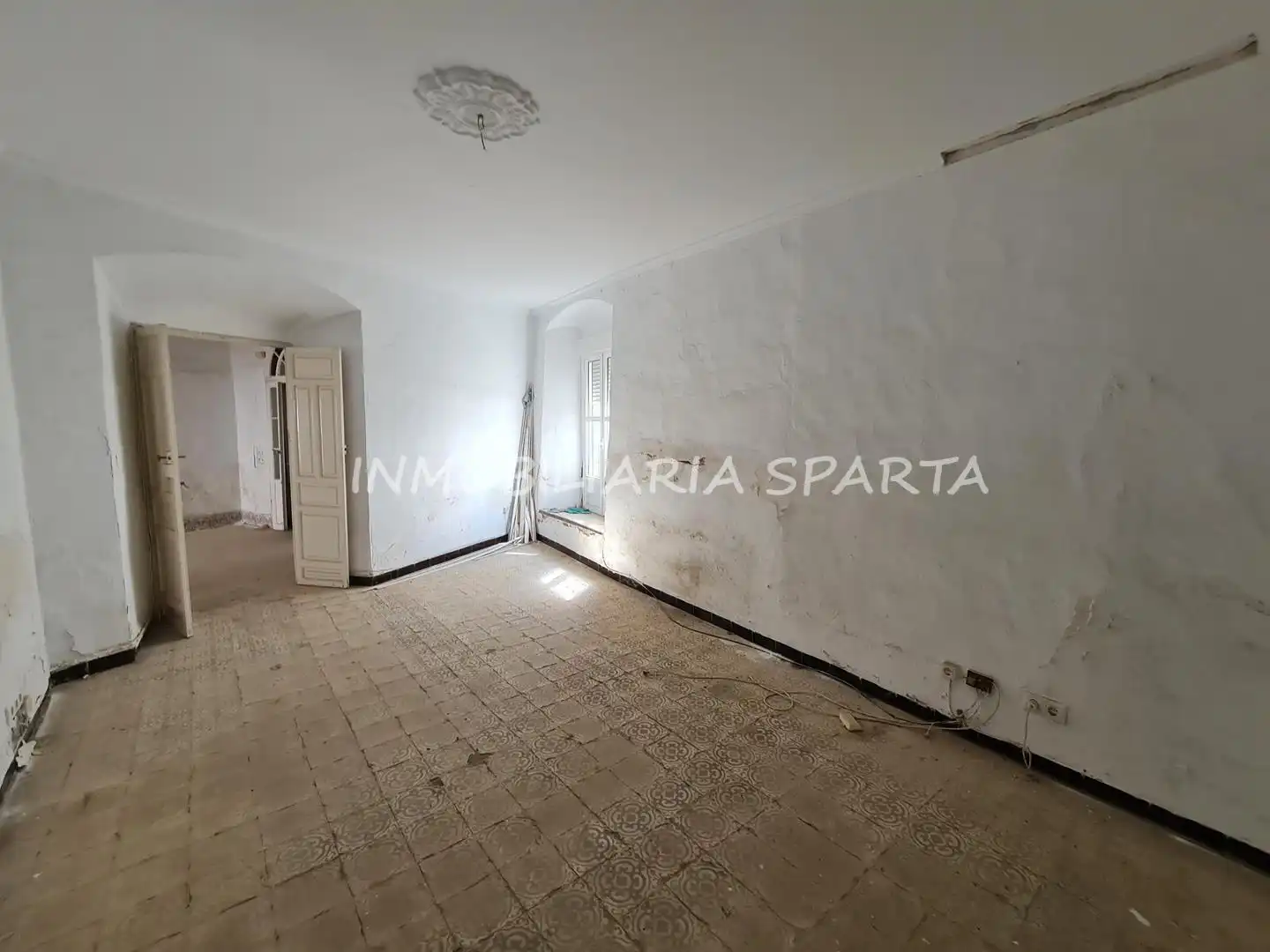 Casa adosada en venda en Sanlúcar la Mayor amb Jardí privat i Balcó